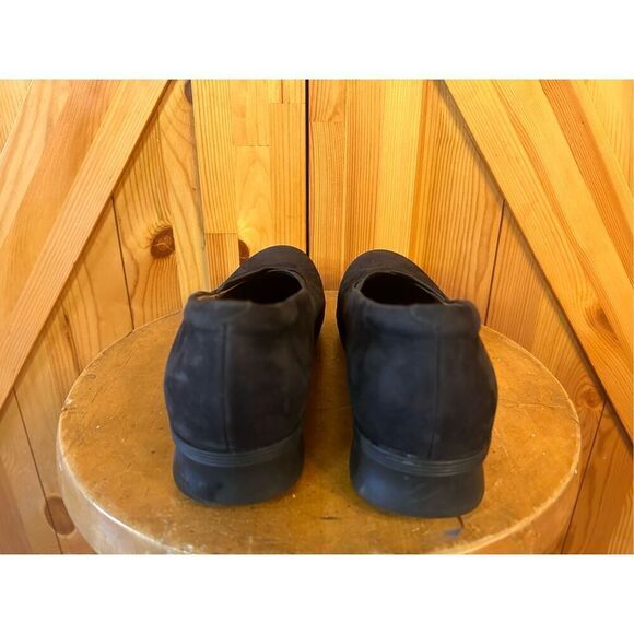 Clarks Women's Aubria Fay Slip On Size 9 Black Nubuck Shoe - Picture 4 of 8